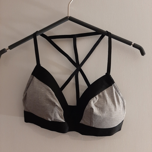 Strappy bralette - Picture 1 of 2